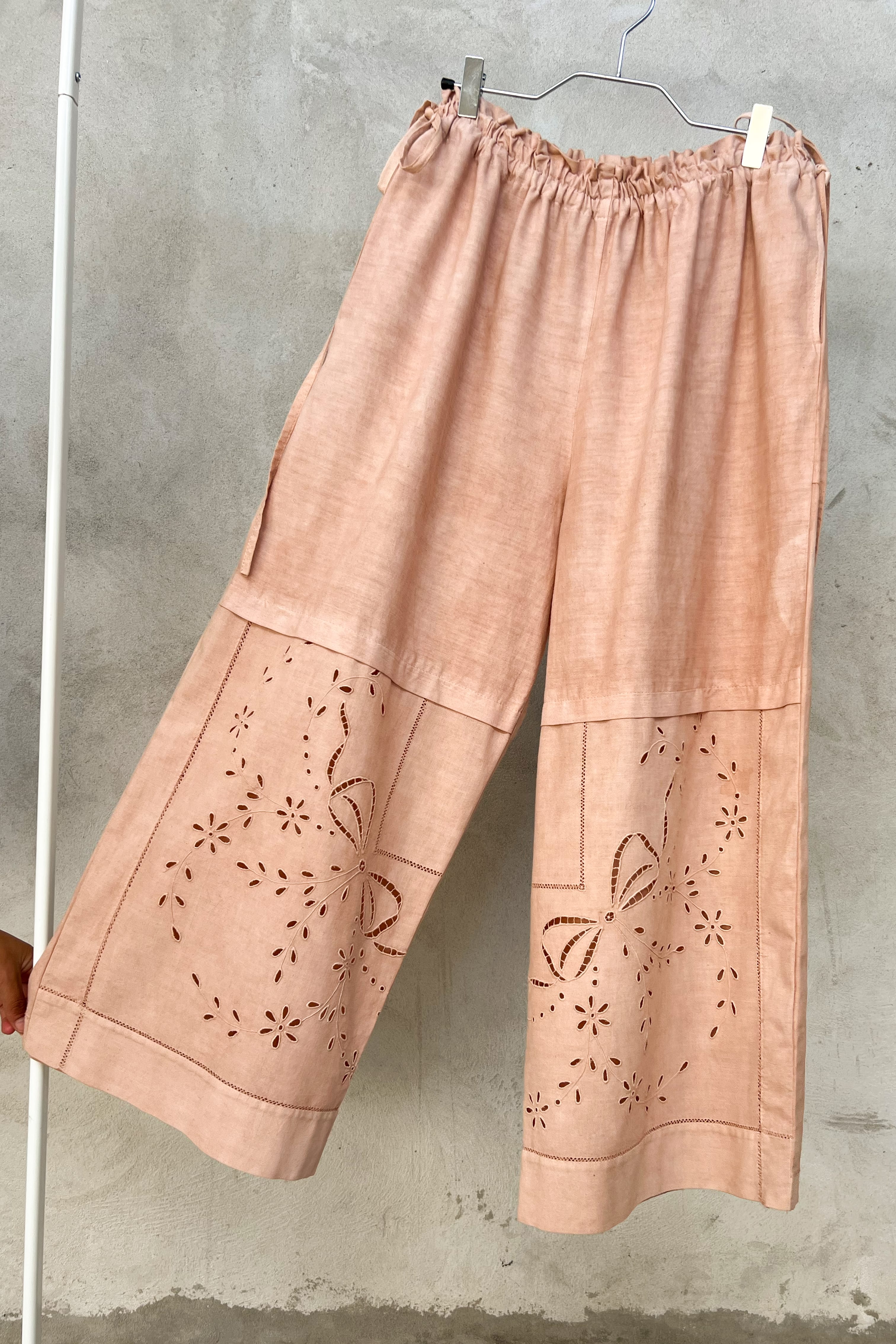 TOTORA TROUSERS - Avocado (available)