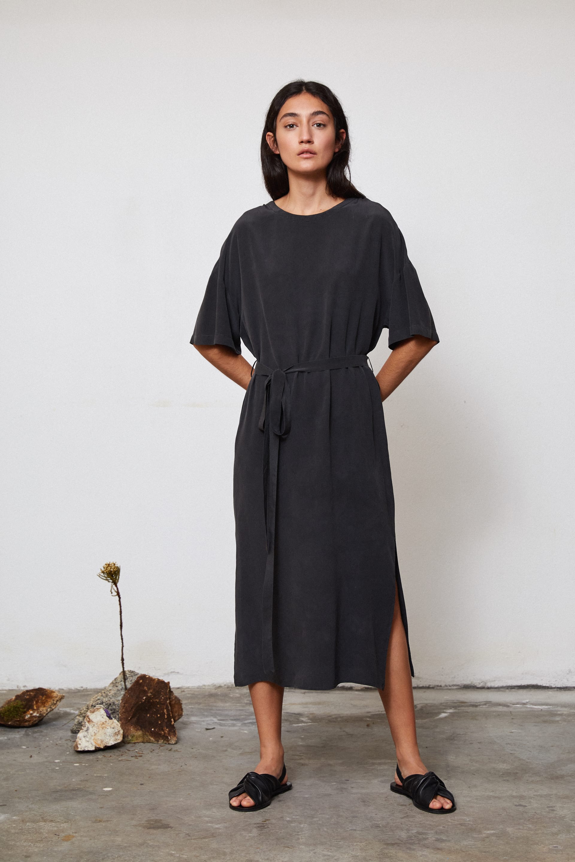 Silk T-Dress in Eucalyptus Grey-Green