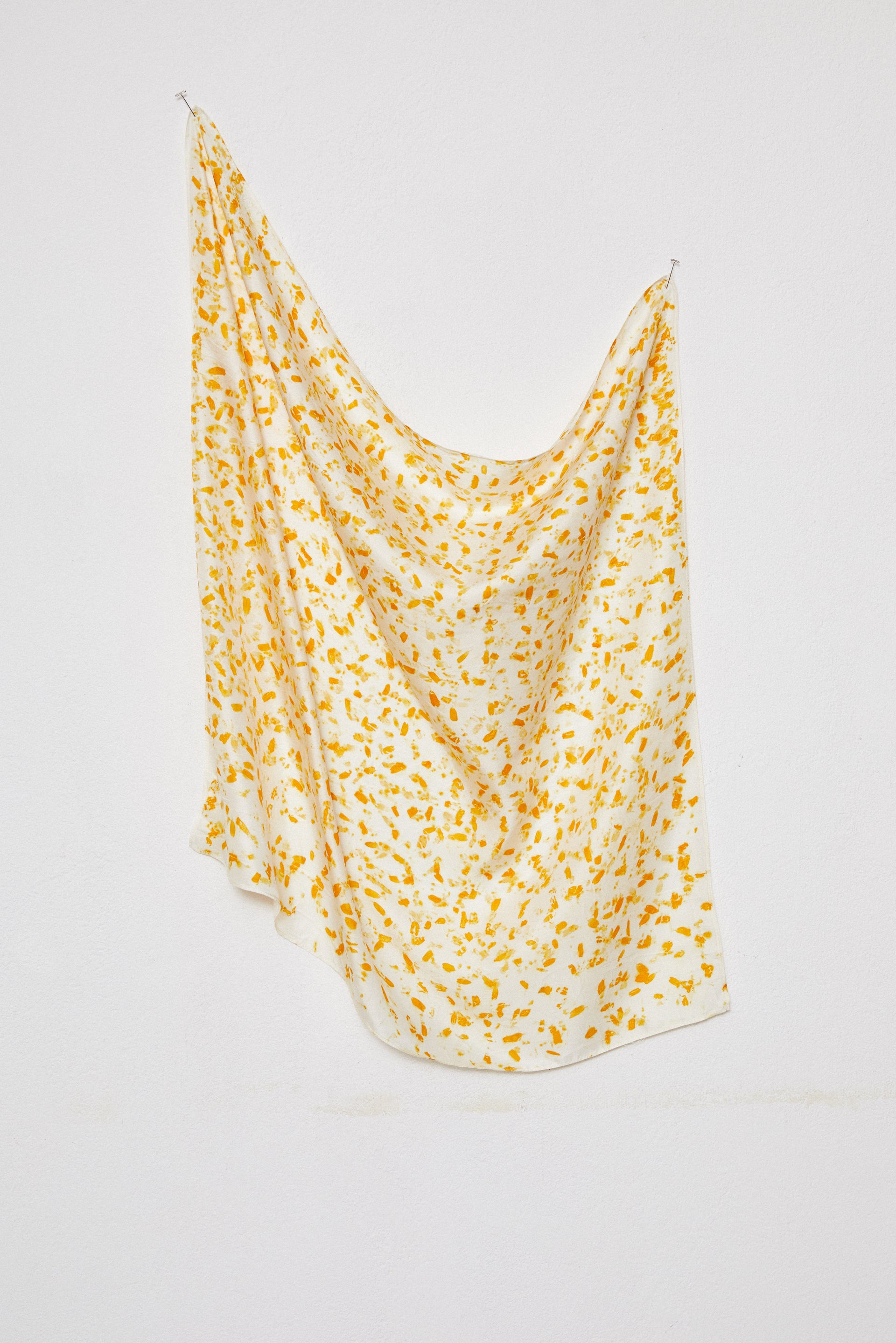WILD FLOWER PETAL SCARF - COTA TINCTORIA